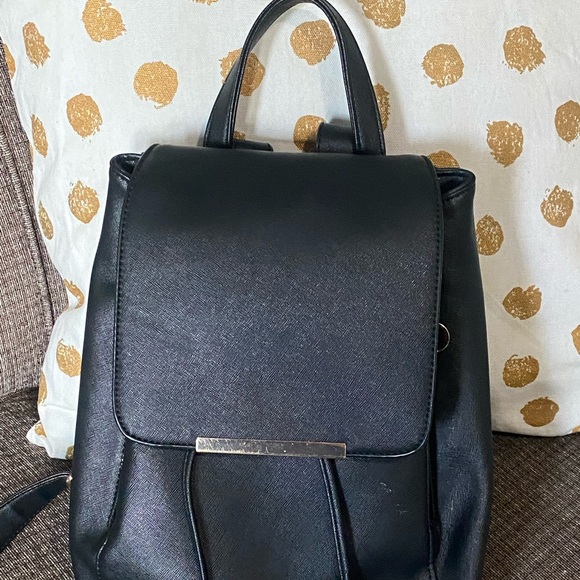 Mini Backpack - Picture 3 of 4